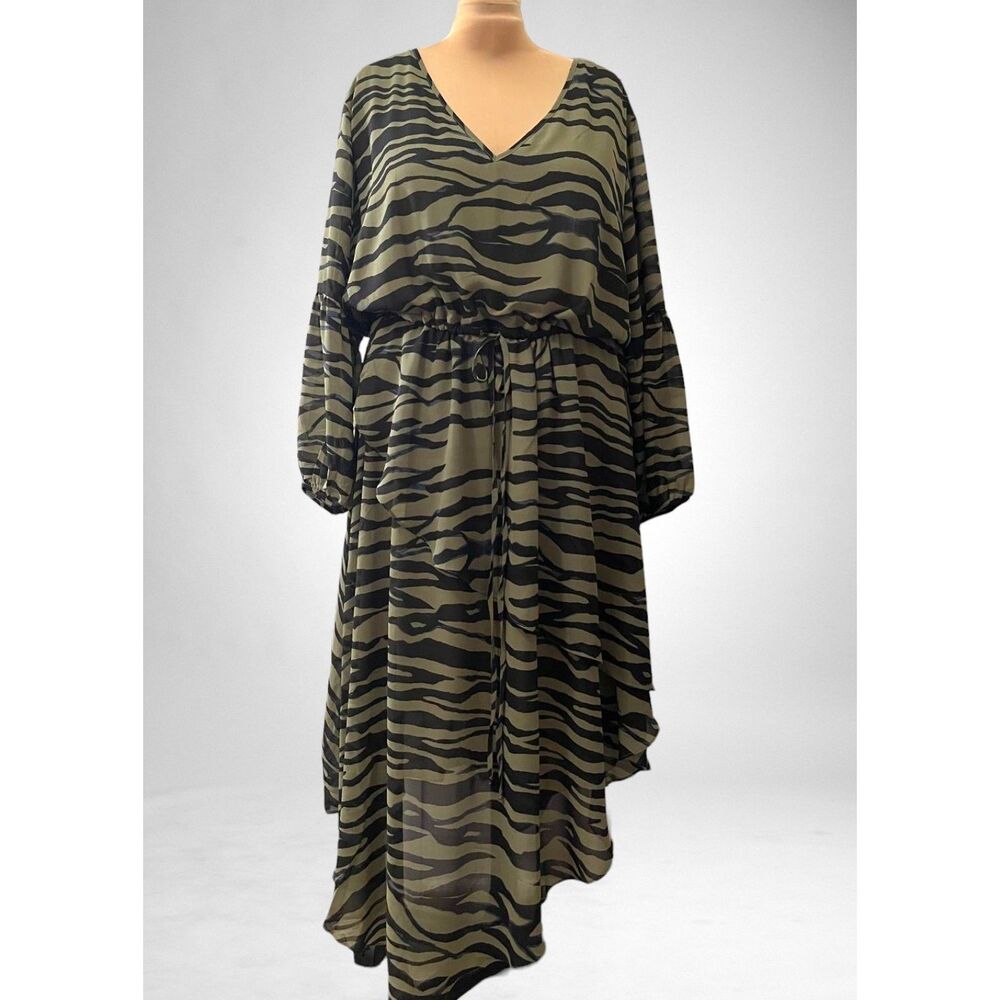 ARNA YORK Avenue Lorena Soft V-neckline Long Sleeve Dress. NWT! Size 30/32